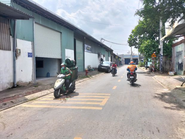 Ban đât măt tiên 8.2x32m gia 5,45 ty đương huynh 7716024