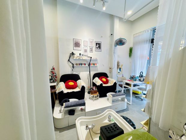 Minh co tiêm nail gôi đương sô 1, go vâp, hô chi 7716349
