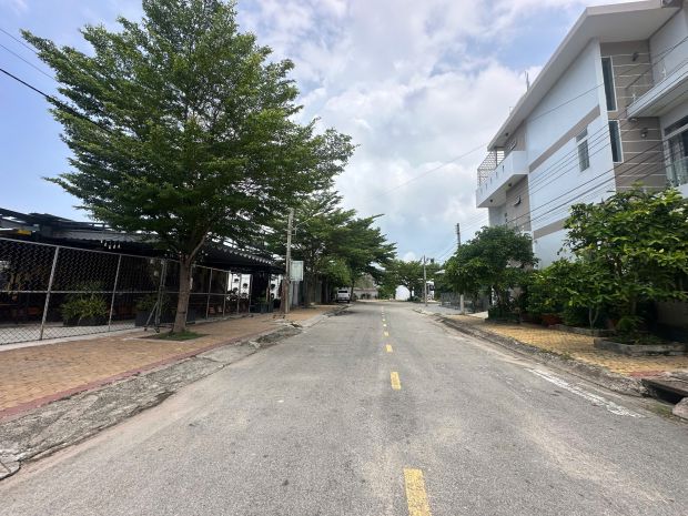 Bán nhà 2mt nguyễn công trứ, lagi kdc lương thực giảm 50 7717387