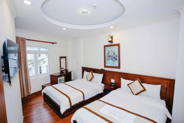 Cần sang nhượng khách sạn 12 phòng đường hà huy tập giá 35 7718660