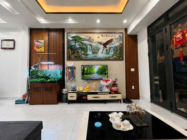 Nhà 3 tầng khu tái định cư vinhomes riverside  hồng 7721050