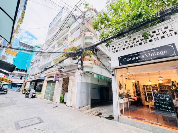 Quận 1: chính chủ bán chdv cao cấp mặt tiền xe hơi đậu cửa 7723305