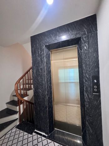 Bát khối 10 tỷ ô tô đỗ cửa,7tầng thang máy,sổ đỏ long biên 7724788