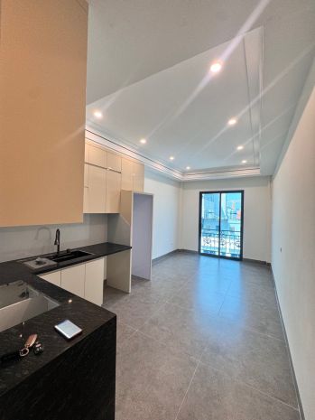Bát khối 10 tỷ ô tô đỗ cửa,7tầng thang máy,sổ đỏ long biên 7724789