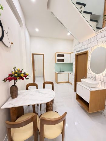 Hxh khu sân bay 3pn1pn dưới đất, sát mặt tiền, gần 7725350