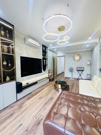 Bán nhà ngọc thụy 11 tỷ 40m ô tô gara,thang máy,sổ đỏ long 7725452