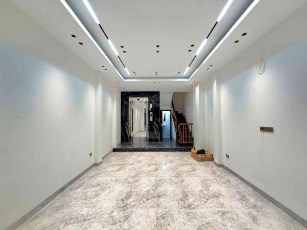 Bán nhà long biên 9 tỷ 40m gara,thang máy,nhà mới 7725569