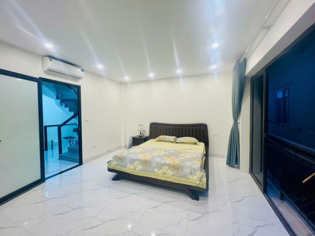 Cho thuê nhà ngay chợ yên phụ  tây hồ  50m²  4 tầng  5pn 7725782