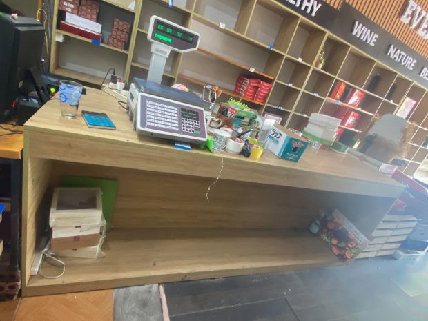 Sang nhượng cửa hàng trái cây nhập khẩu địa chỉ: nguyễn văn 7726963