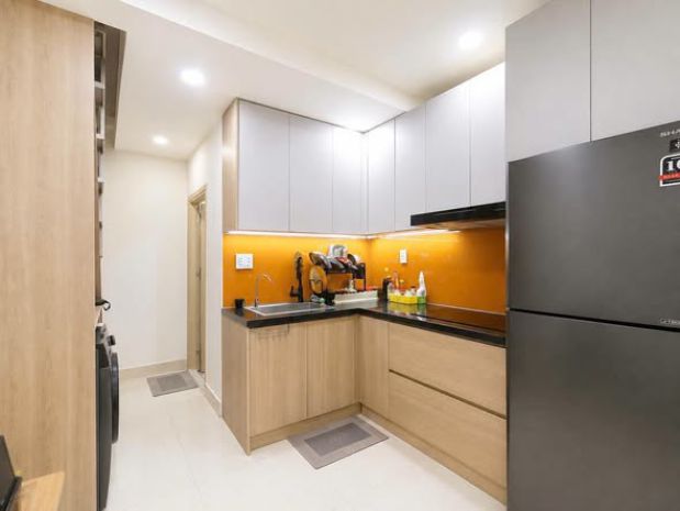 Xe hơi đỗ cửa  điện biên phủ , khu bàn cờ  nhà mới. 7727363