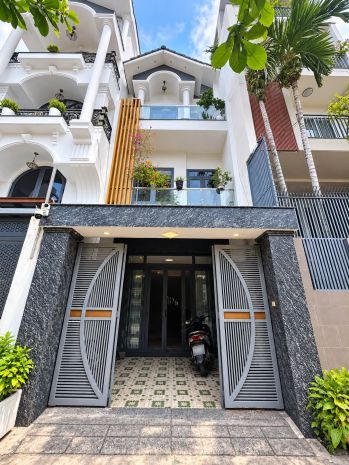 Bán nhà ngay chợ tân hương  đối diện công viên  hxh tránh 7727421