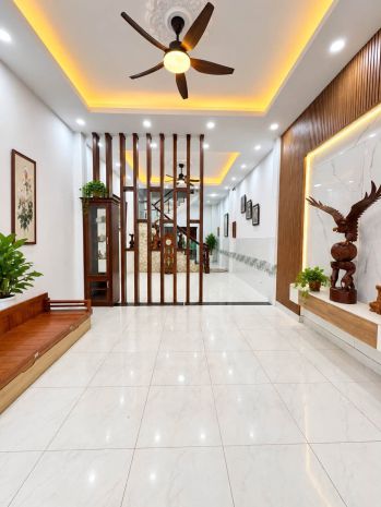 Bán nhà ngay chợ tân hương  đối diện công viên  hxh tránh 7727423