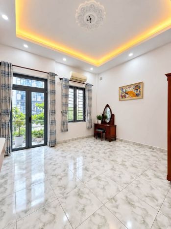 Bán nhà ngay chợ tân hương  đối diện công viên  hxh tránh 7727425
