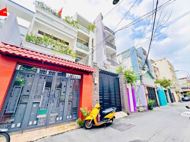 Quận 4: chính chủ  bán nhà 3 tầng mặt tiền hxh 8m hoàng 7729414