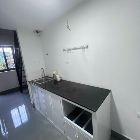 Cho thuê gấp căn hộ chung cư 1 ngủ, 1 khách phường tứ liên, 7732522
