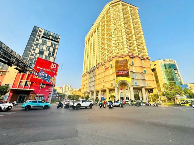 Quận 3: chính chủ  bán tòa nhà 9 tầng 2 hầm mặt tiền lý 7732899