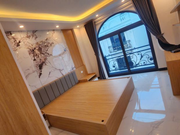 Nhà đẹp 5 tầng  full nội thất  nhỉnh 4 tỷ  phượng đồng 7735244