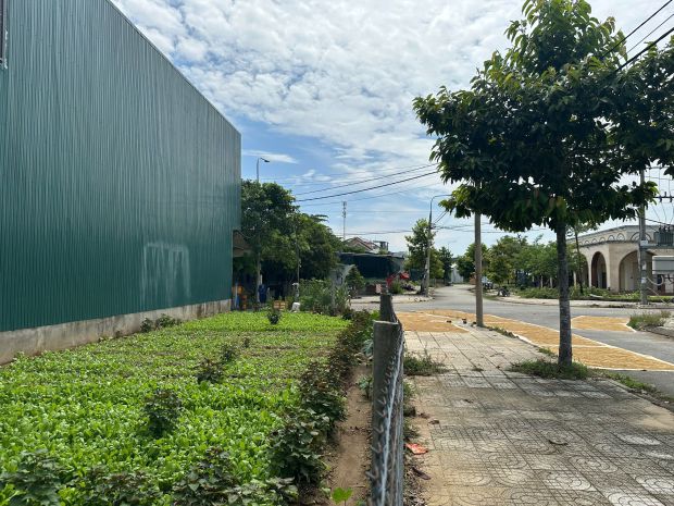 Bán đất lô góc 169m2 chợ kdc tăng long tịnh long 2.5 tỷ 7735252