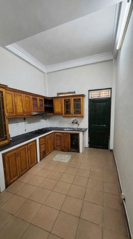 Cho thuê nhà nguyên căn  3 tầng và 1 tum  tại bồ đề, long 7735343