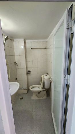 Cho thuê nhà nguyên căn  3 tầng và 1 tum  tại bồ đề, long 7735344