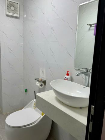 Cho thuê nhà nguyên căn hồng tiến -bồ đề 45m 4 ngủ full nt 7735882