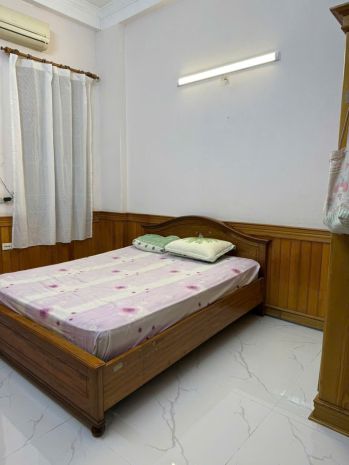 Cho thuê nhà nguyên căn hồng tiến -bồ đề 45m 4 ngủ full nt 7735884