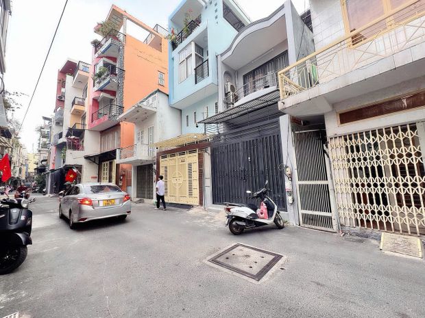Hiếm nhà bán - chính chủ bán nhà 2 tầng mặt tiền hxh 8m 7736842