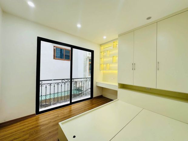 Nhà đẹp phan kế bính  43m²  mt 5,2m  5 tầng  lô góc 7738057
