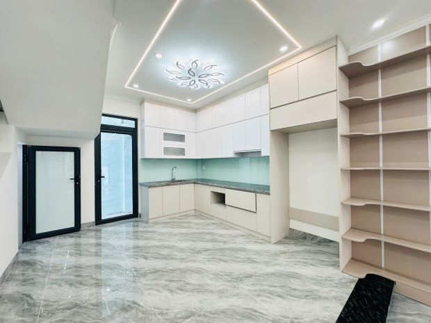 4,x tỷ  nhà 4 tầng xây độc lập, ô tô đỗ cửa sát siêu thị 7739823