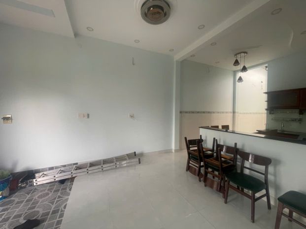 Nở hậu 6m  hơn 4 tỷ - nhà c4 hẻm xe hơi  gần phần mềm 7740501