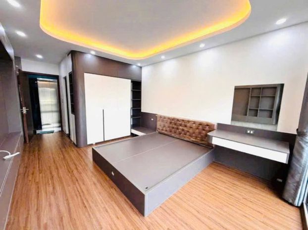 Bán nhà nguyễn văn linh 35m 6 tầng kinh doanh ô tô tránh 7740969