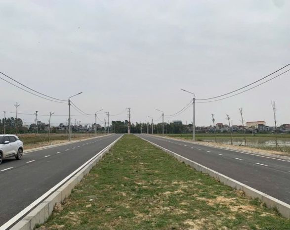 Lô đấu giá đẹp  mặt đường đôi 30m  trung tâm xã yên 7741704