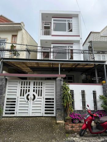 Cho thuê nhà 3 tầng rộng rãi đường thông thiên học giá 15 7743387