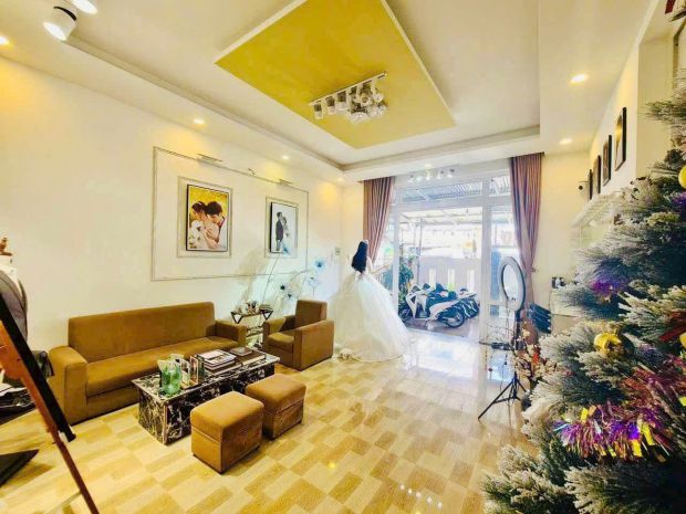 Cho thuê nhà 3 tầng rộng rãi đường thông thiên học giá 15 7743390