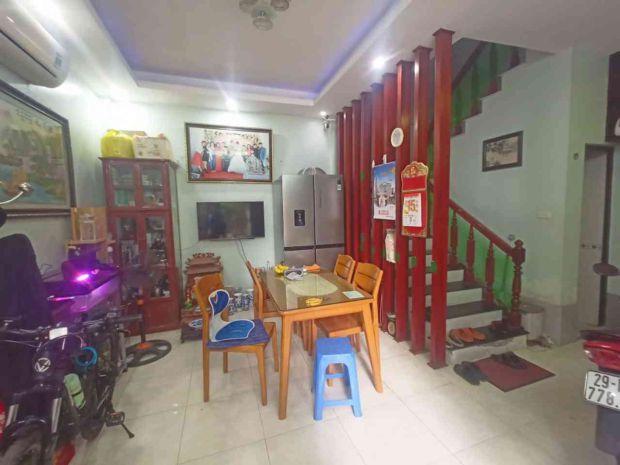 Phố trạm 7 tỷ ô tô đỗ cửa nhà,sổ đỏ long biên 7744244