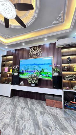 E muốn bán căn nhà để chuyển ra chỗ mới căn nhà ngay sát hồ 7745944