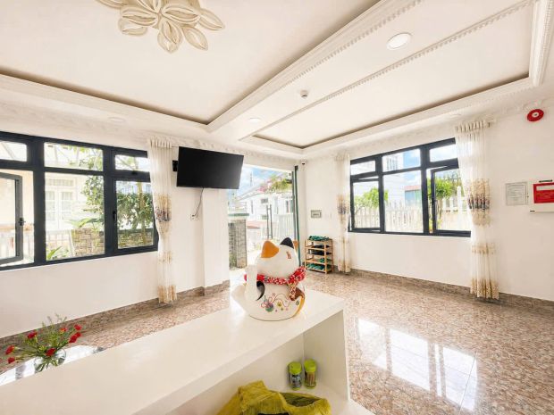 Cho thuê 1 tầng villa 3 phòng ngủ giá 15 triệu tại đường 7748936