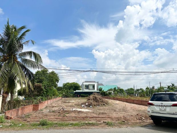 Chuyển nhượng và bán  2 lô liền kề mặt tiền khu trung tâm 7750258