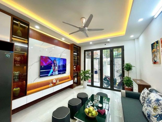 Nhà dân ngọc thụy 5 tầng mới xây ô tô vào cửa 7750905