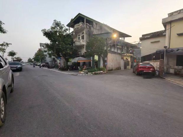 Tìm khách thuê kho, 700m2, mt25m, 45km2, thị trấn đông 7750932