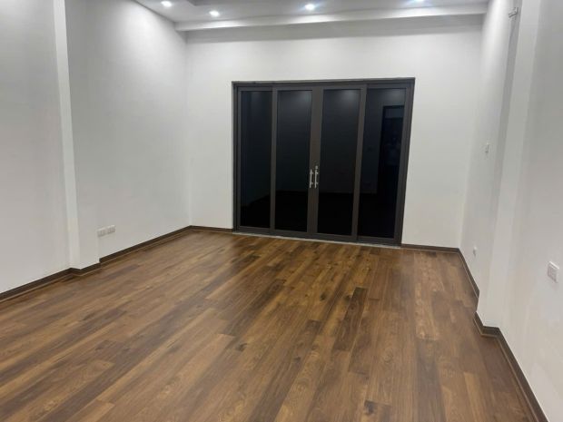 Giá tốt - chính chủ bán nhà 5 tầng thang máy tại phường vạn 7752358
