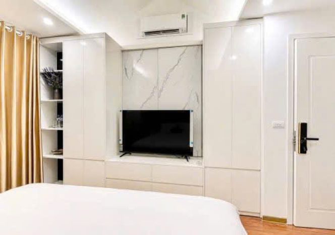 Cho thuê nhà mặt phố hoa bằng  cầu giấy  45m²  5 tầng 7752697