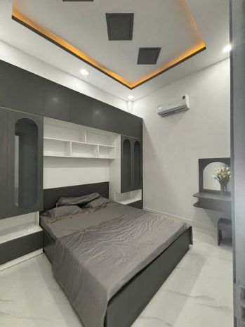 6ty 350 cho nhà mới 2 tầng  hẻm xe  hơi bình thuận  huỳnh 7753239