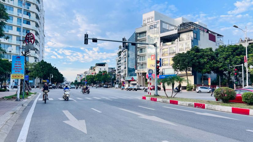 Tòa nhà mặt phố hồng tiến  building 10 tầng- mặt tiền 8m 7753347