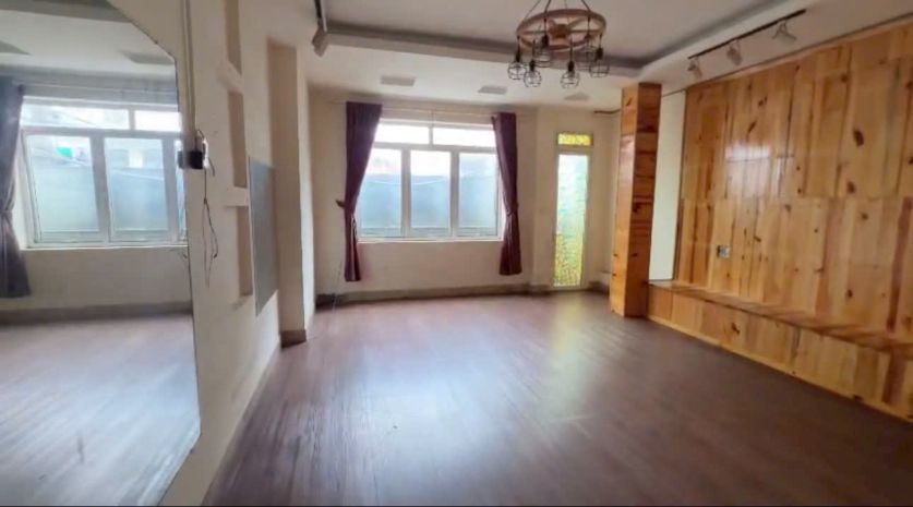 Cho thuê nhà 2 mặt tiền 8 phòng trung tâm giá 30 triệu tại 7757134