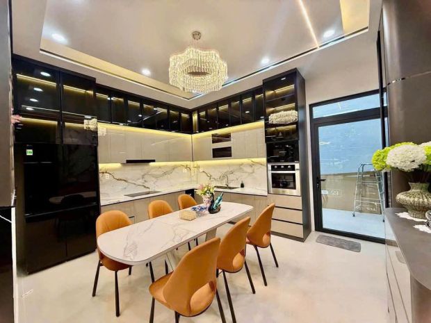 Quận 7 , bán nhà phố full nội thất cao cấp  mặt tiền 5m 7758061