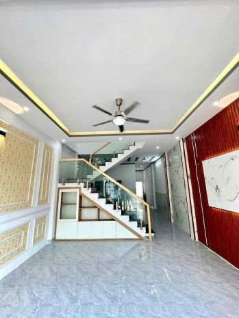 Nhà 1 trệt 1 lầu, sổ hồng riêng, full thổ cư, cuối đường 7759054