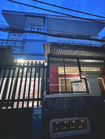 Giảm 2 tỷ  nhà lô góc ngang 10m, đối diện co.opmart quang 7762800