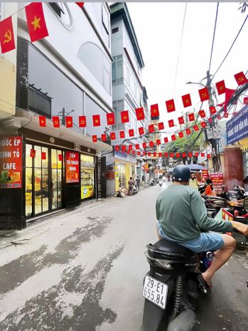 Cho thuê mặt bằng tầng 1 và 1 phòng khép kín tầng 3   37 7762823