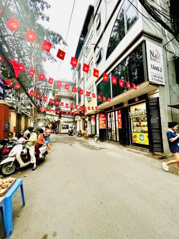 Cho thuê mặt bằng tầng 1 và 1 phòng khép kín tầng 3   37 7762825